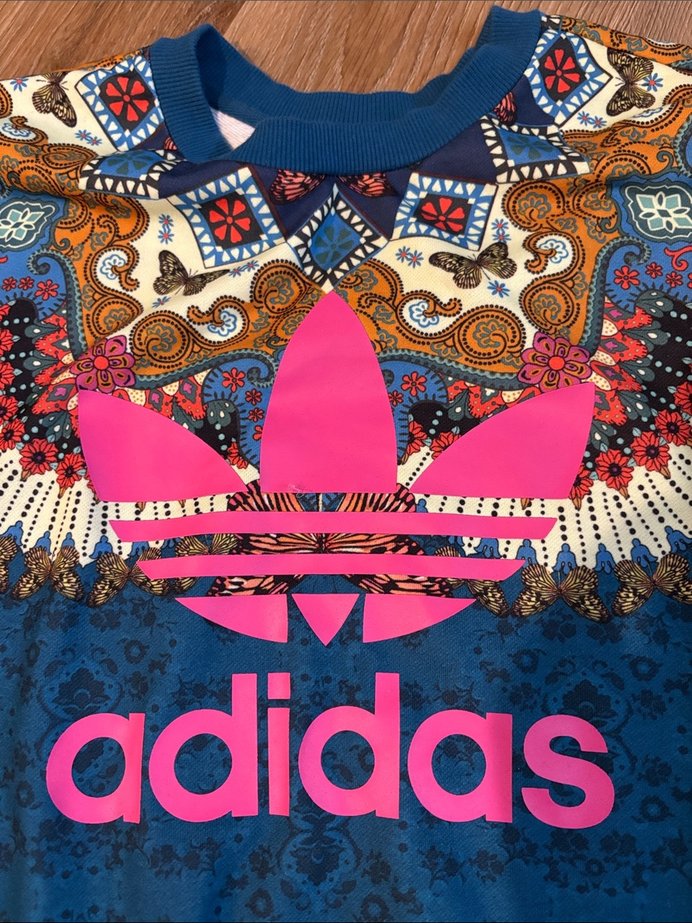 OFFERS OPEN! Adidas Farm Rio Blue Butterfly Print Borbomix Sweatshirt size small - Picture 3 of 9